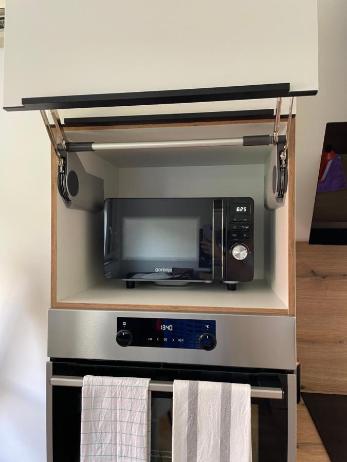 Mely Rose Apartment Любляна Екстериор снимка