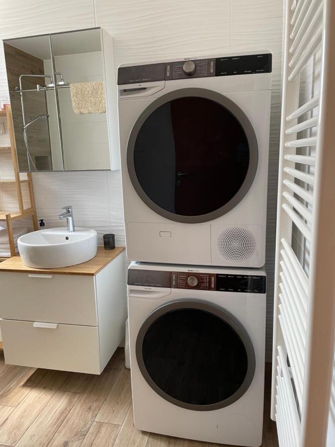 Mely Rose Apartment Любляна Екстериор снимка